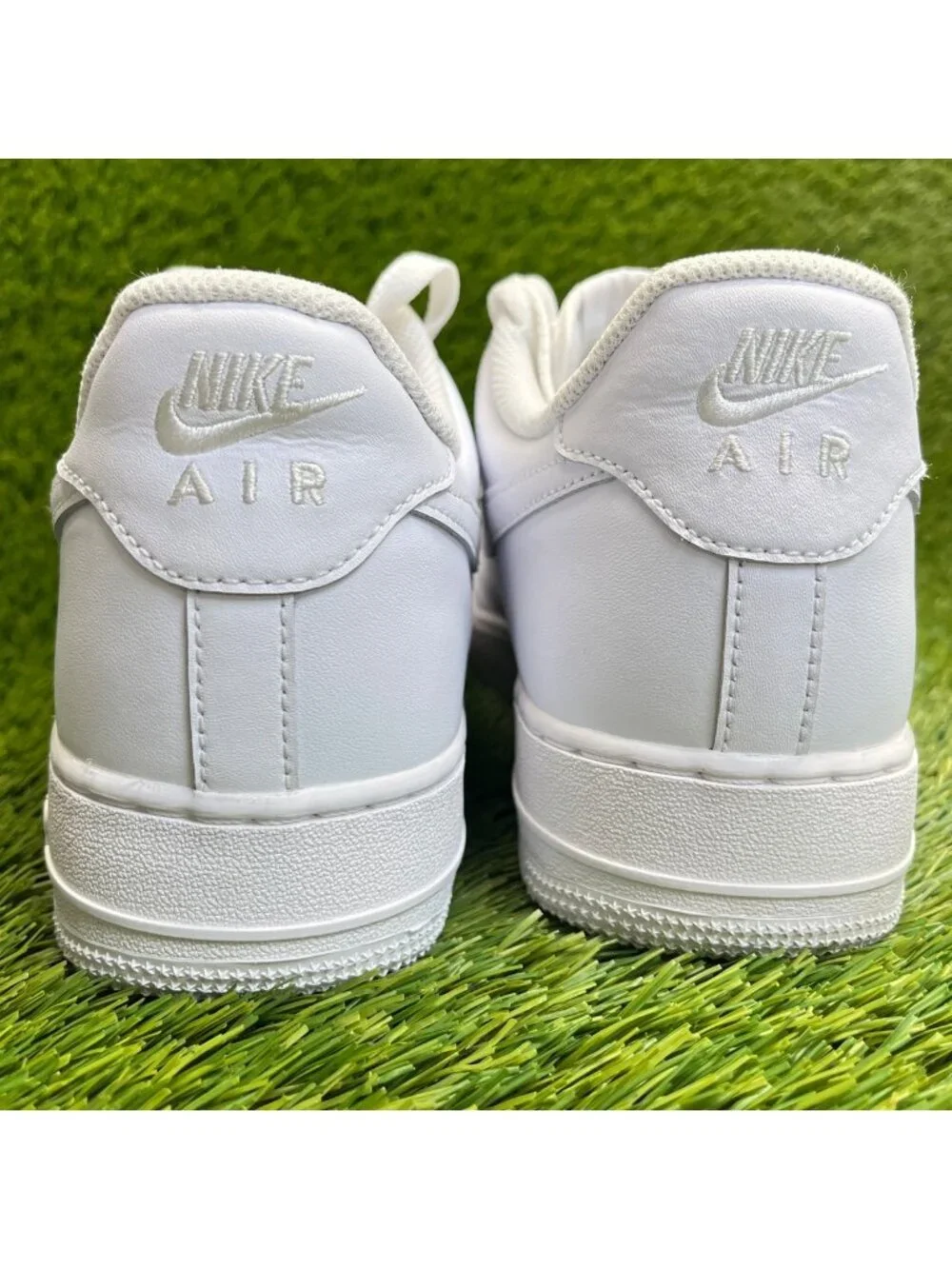 Nike Air Force 1 '07 Low Mens Size 11 White Athletic Lifestyle Shoes Sneakers
